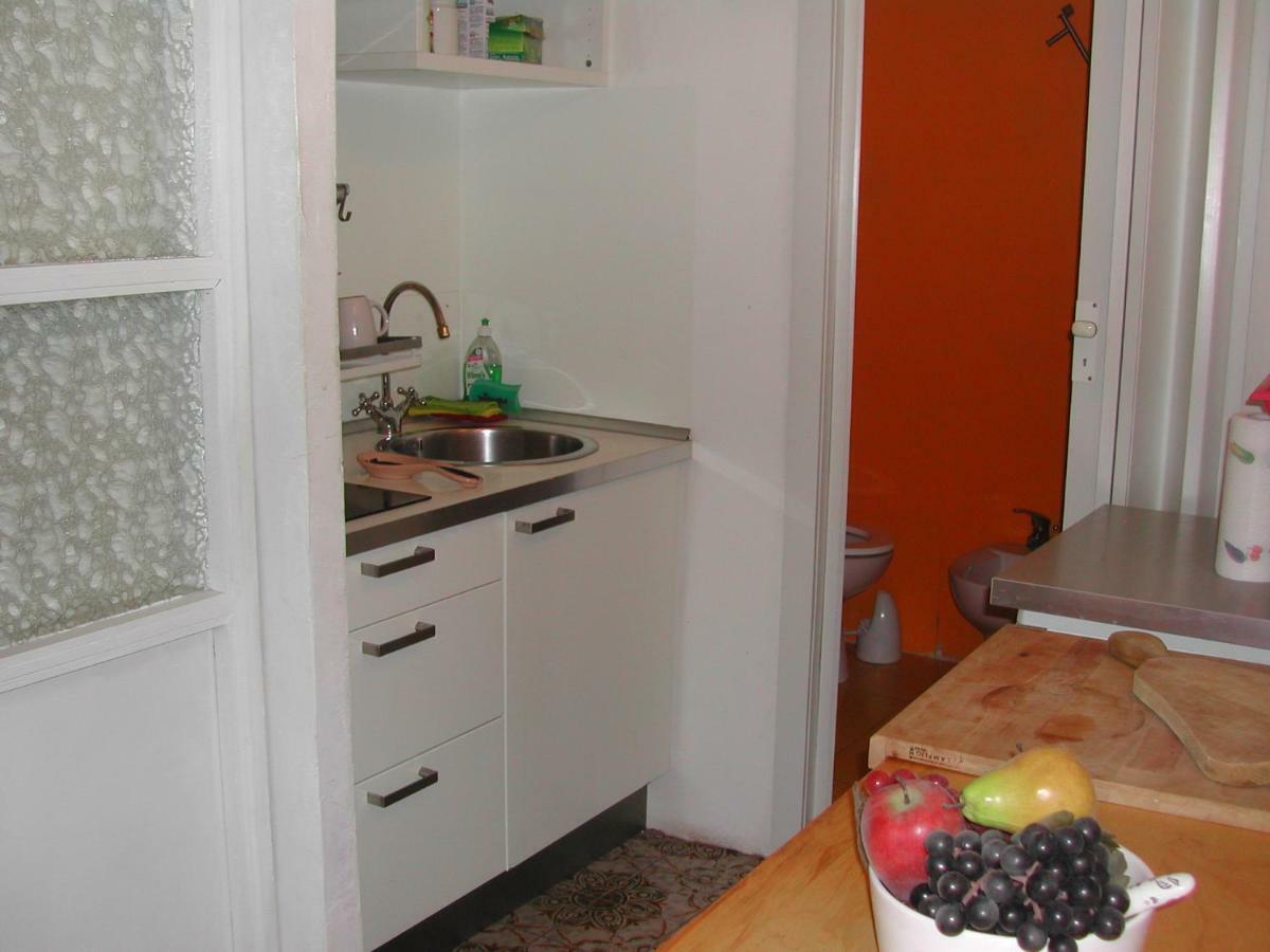 Appartamento Del Boschetto Rome Exterior photo